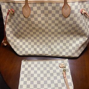 Checkered Tote and Pouch Set